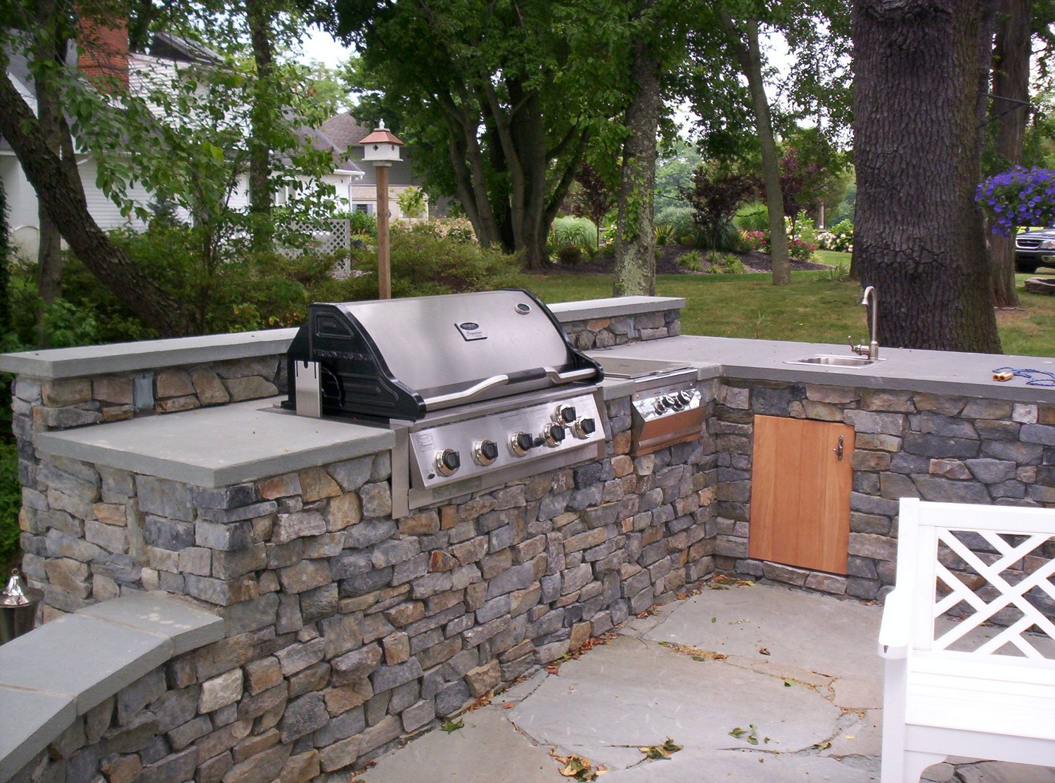 outdoor kitchen